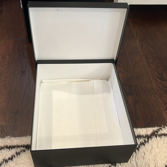 Authentic Chanel shoe box. - Picture 3 of 4